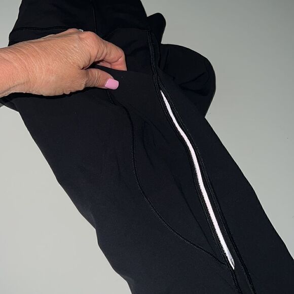 Lululemon Pace Perfect Black Side and Back Pockets 17 inch Crop Pants Size 6 - Picture 8 of 16